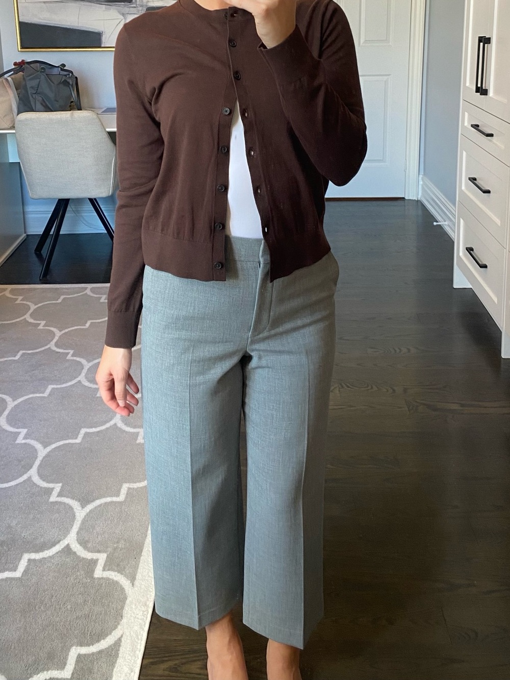 Babaton Wide-Leg Crop Pants in Light Gray